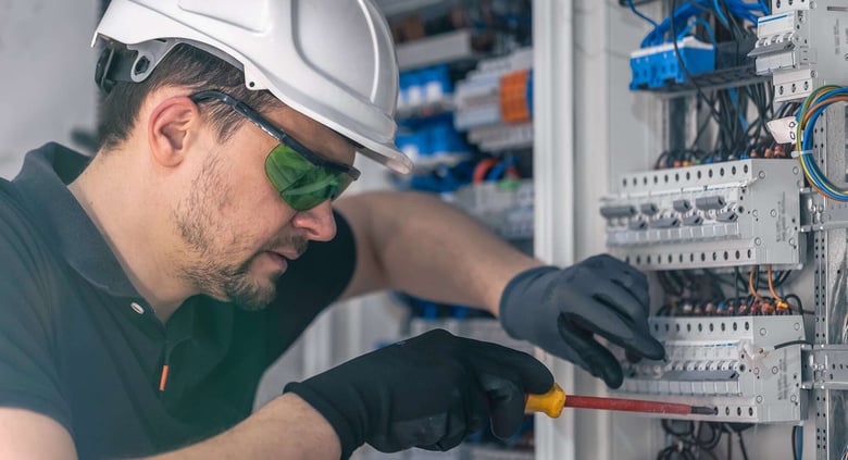 How Staffing Agencies Match Electricians to Specialized Electrical Work