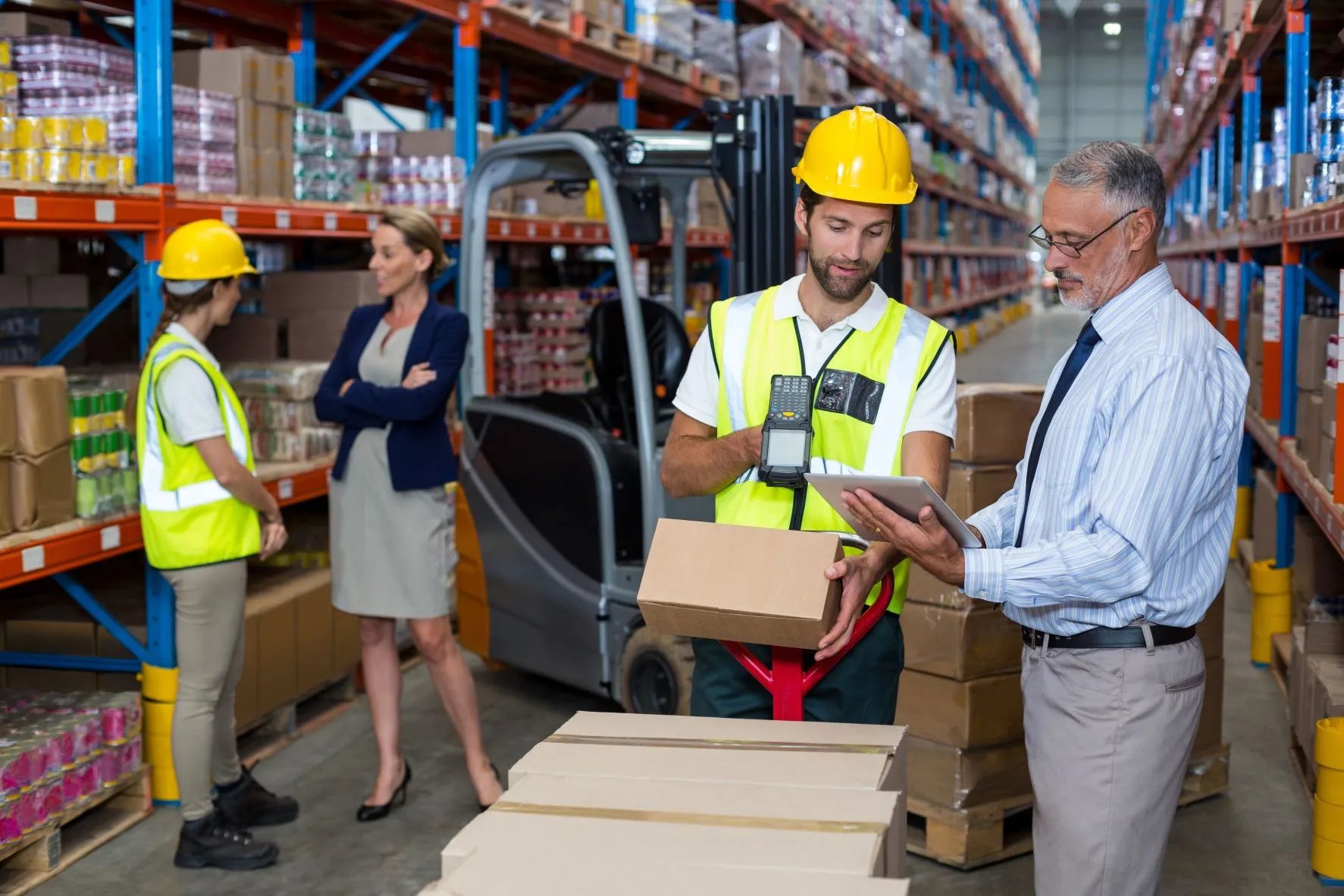 warehouse-workers-2